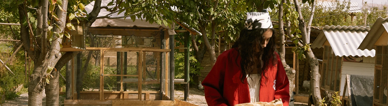 Мы открыты для партнёрств и совместных проектов — с брендами, компаниями, культурными институциями