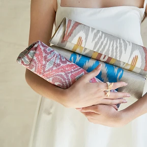 Каждая вещь в Teplo Store — это история, в которую вложены талант, труд и любовь. Мы поддерживаем локальных производителей, верим в силу малого бизнеса и хотим, чтобы уникальные изделия узбекских мастеров были доступны каждому — в любом уголке страны и мира.